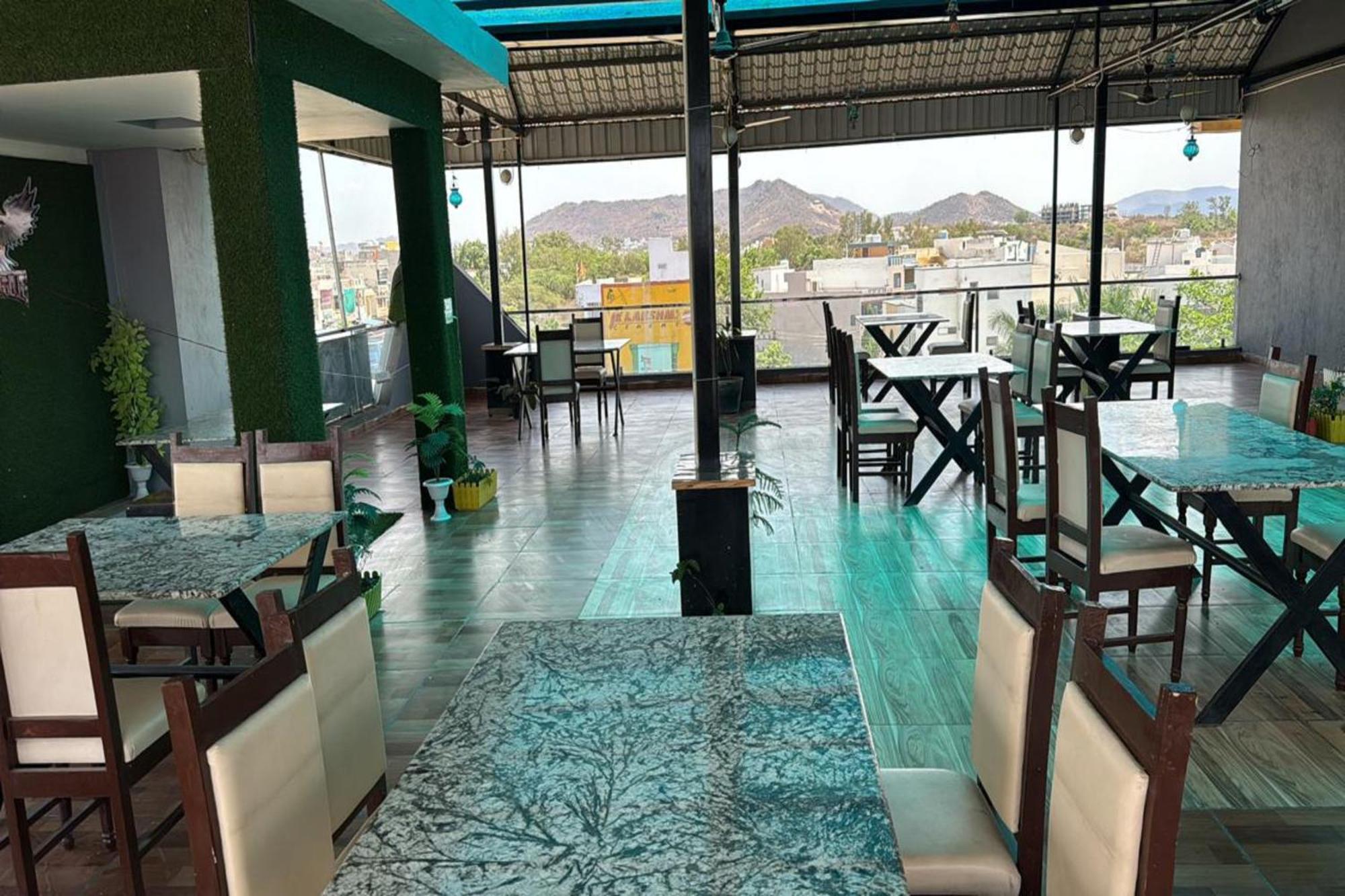 Hotel Eagle Inn Udaipur Esterno foto