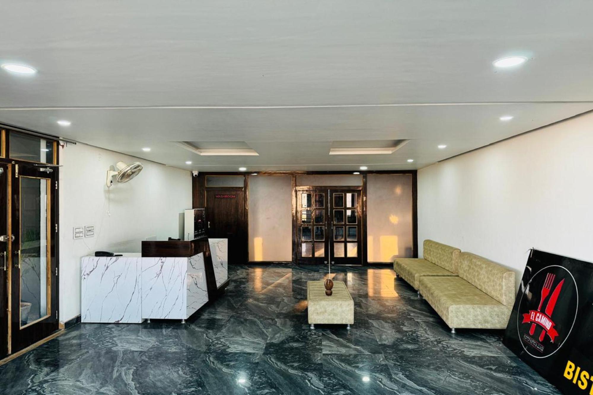 Hotel Eagle Inn Udaipur Esterno foto