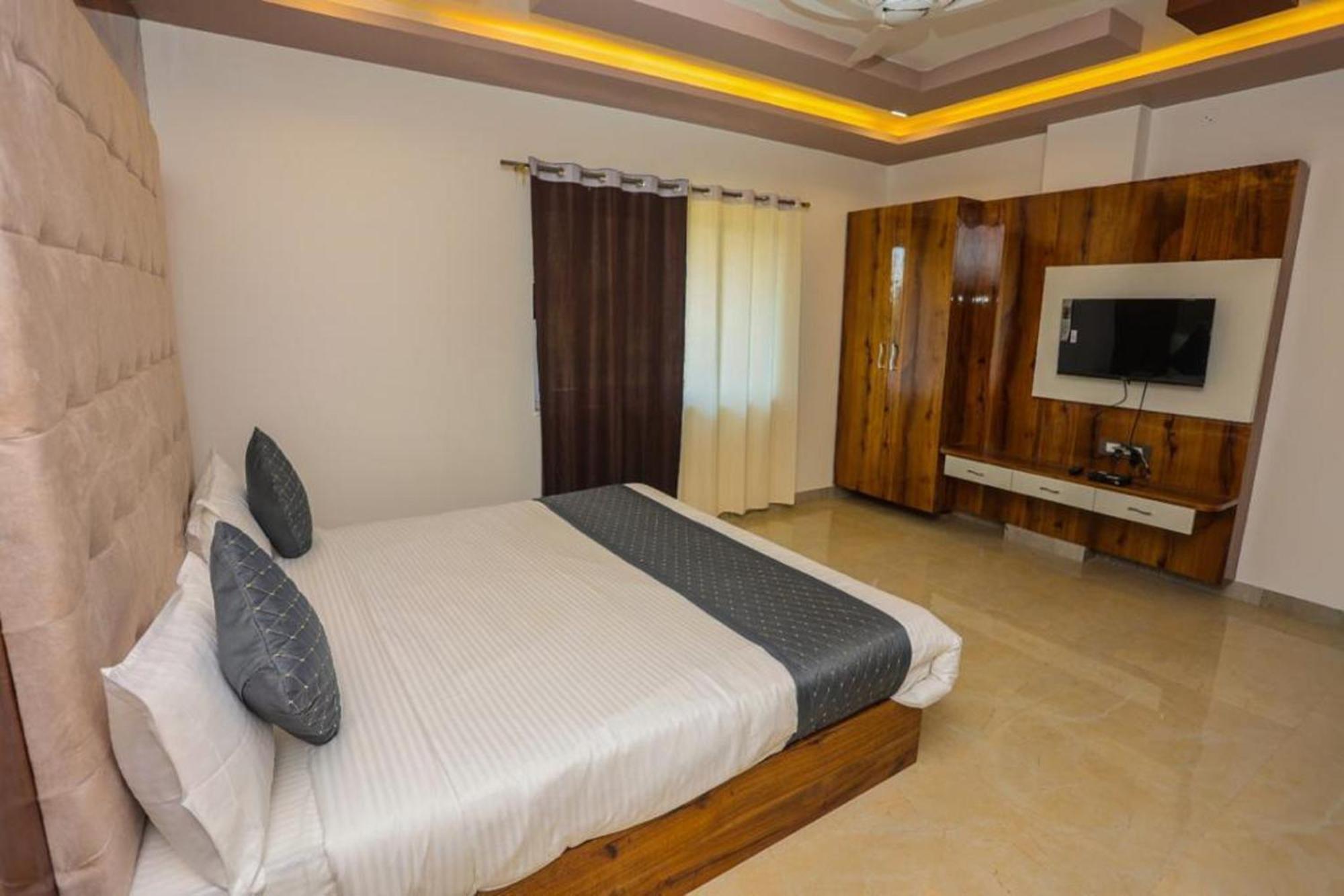 Hotel Eagle Inn Udaipur Esterno foto