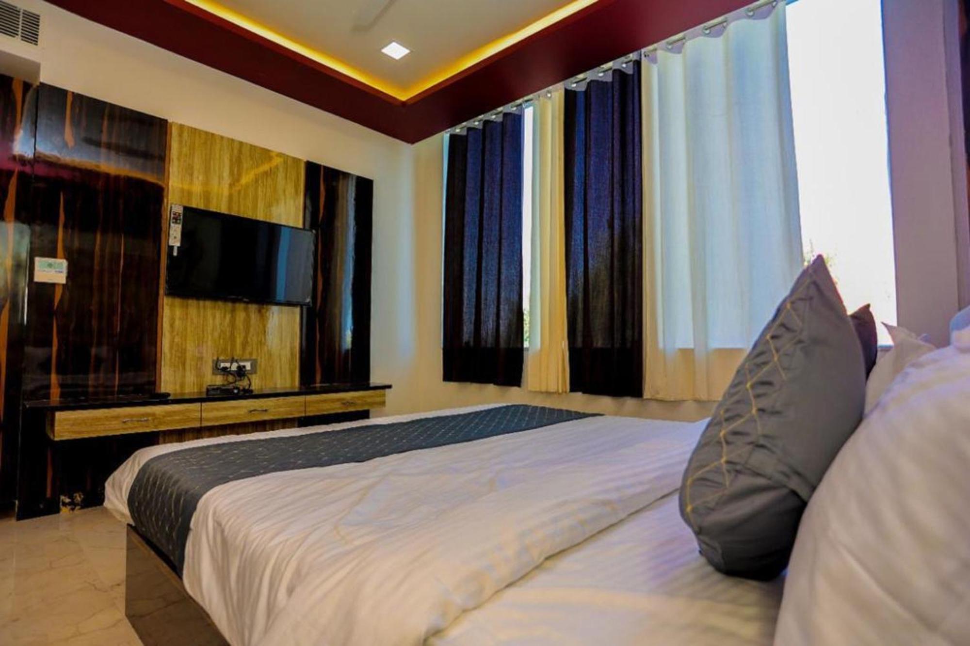 Hotel Eagle Inn Udaipur Esterno foto