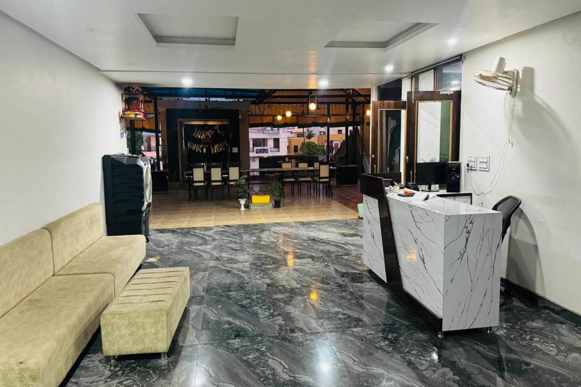 Hotel Eagle Inn Udaipur Esterno foto