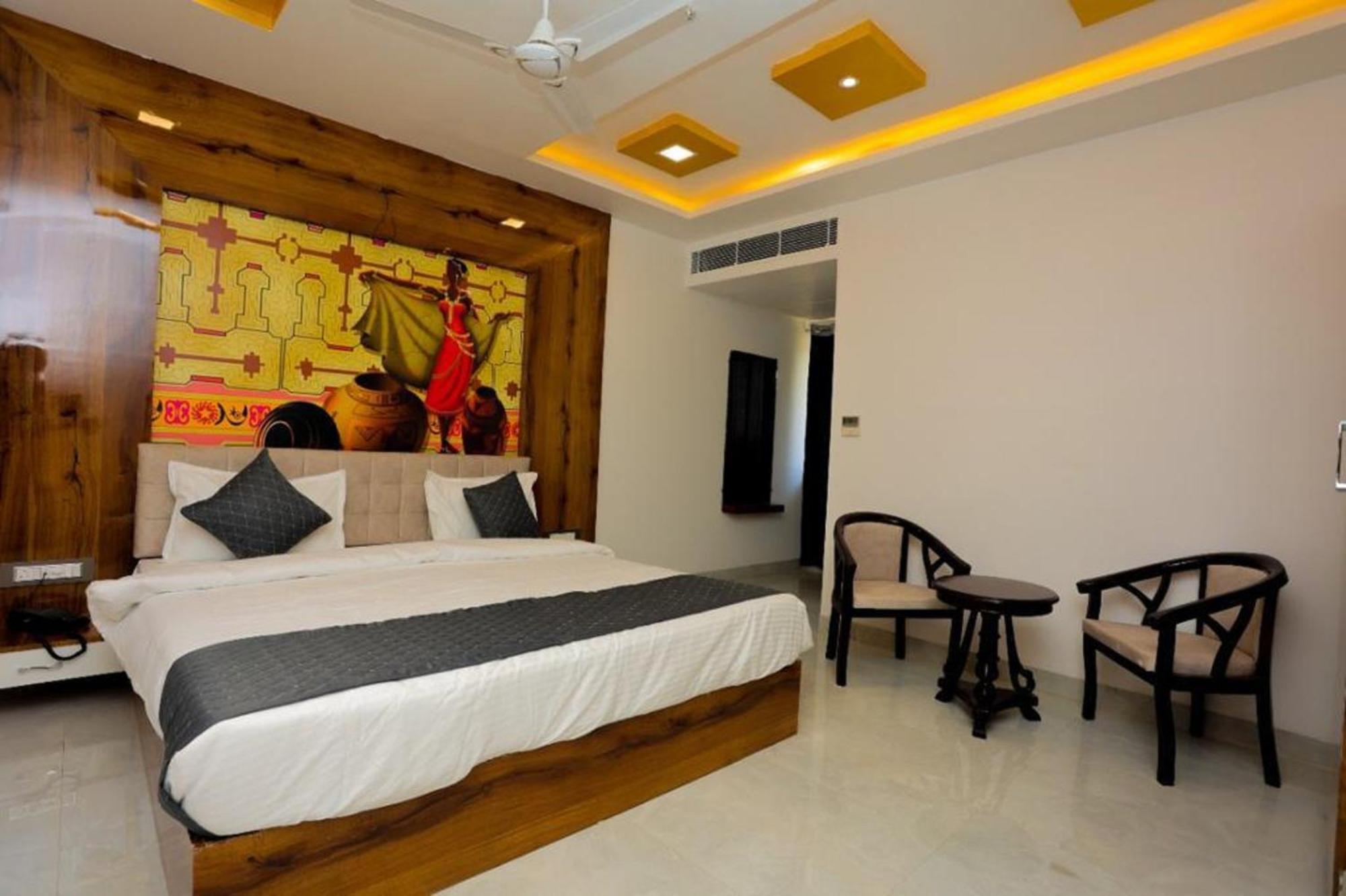 Hotel Eagle Inn Udaipur Esterno foto